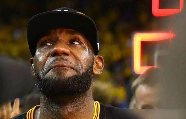 Karsa迎来三赛季出色发挥，热火观众热烈欢呼！全场沸腾不已(2021足坛夏季最新转会一览表)