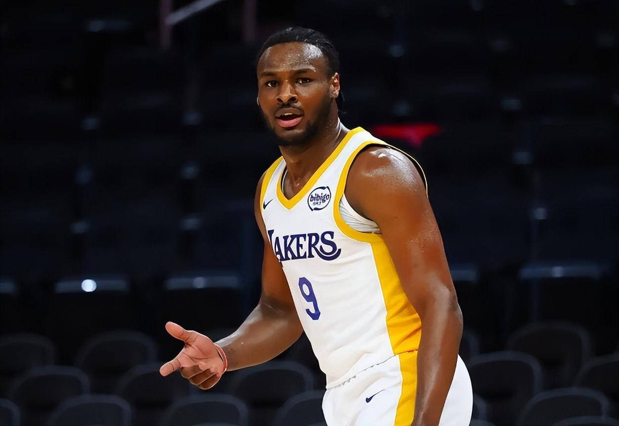 kaiyun sports-篮球杯赛焦点战：闽南迅豹队淘汰对手岭东巨龙队，外线火力全开。球迷期待下一战的简单介绍