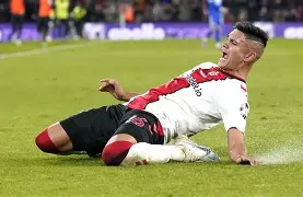 包含风云突变！那不勒斯赛后防线松动；足总杯版图或变；媒体盛赞；球探报告显示潜力的词条