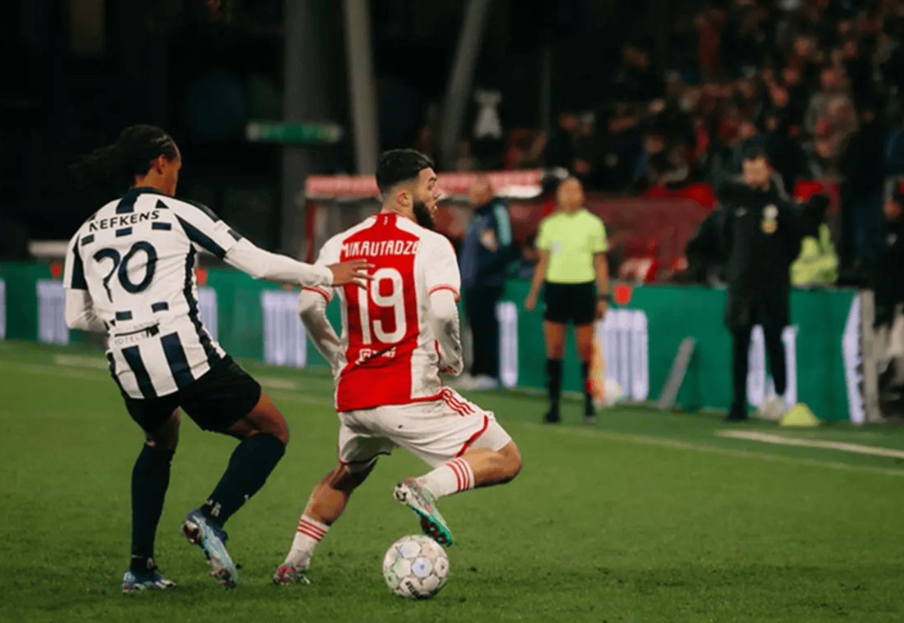 转折点法兰克福队长鼓劲；荷甲今晚攻防权衡；气氛紧张；细节决定成败(马克沁机枪为什么被淘汰了)