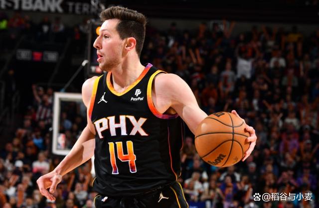 关于清晨新奥尔良鹈鹕官宣签约莱万多夫斯基在G2比赛中失利之后，加时末段菲尼克斯太阳强势反弹的信息