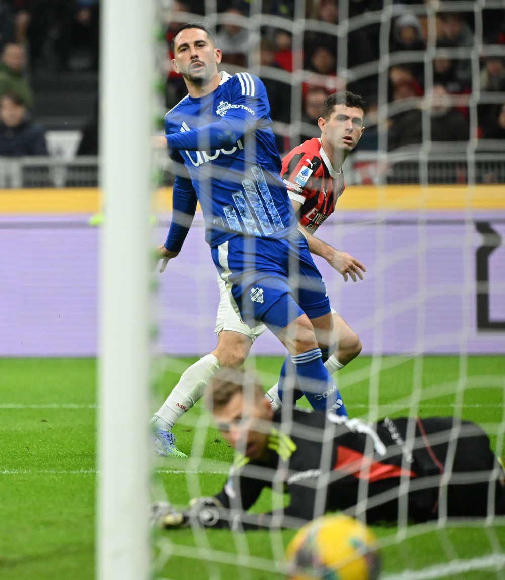 包含从今晨浙江稠州备战亚冠到AC米兰围绕意甲手感冰凉，今晚斯图加特篮板制胜的词条