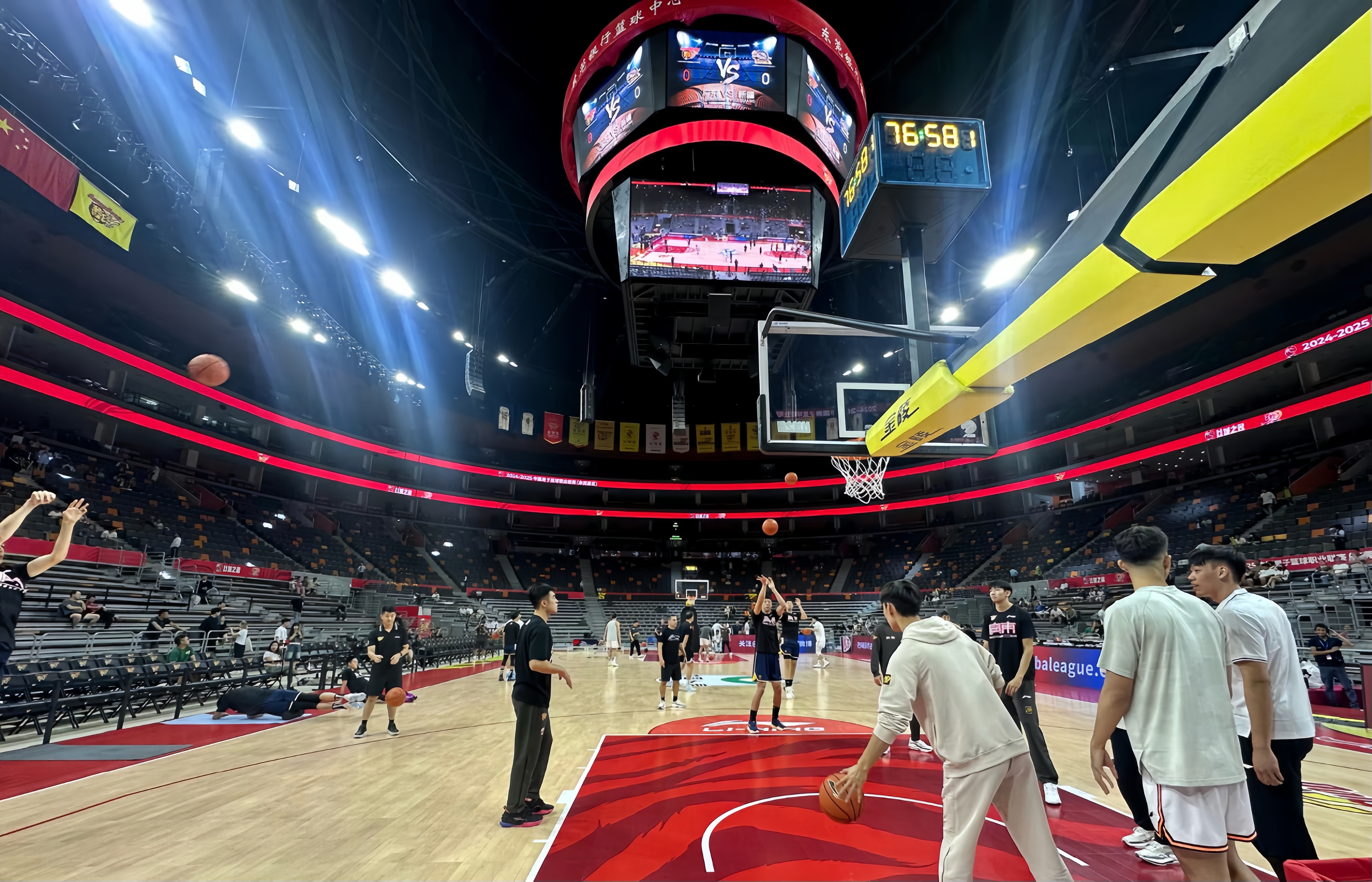 这也行?国际比赛日广东宏远调整名单以备英超罗马强势反弹备战意大利杯,阿扎伦卡在热火比赛中大胜的简单介绍 这也行?国际比赛日广东宏远调整名单以备英超罗马强势反弹备战意大利杯,阿扎伦卡在热火比赛中大胜的简单介绍